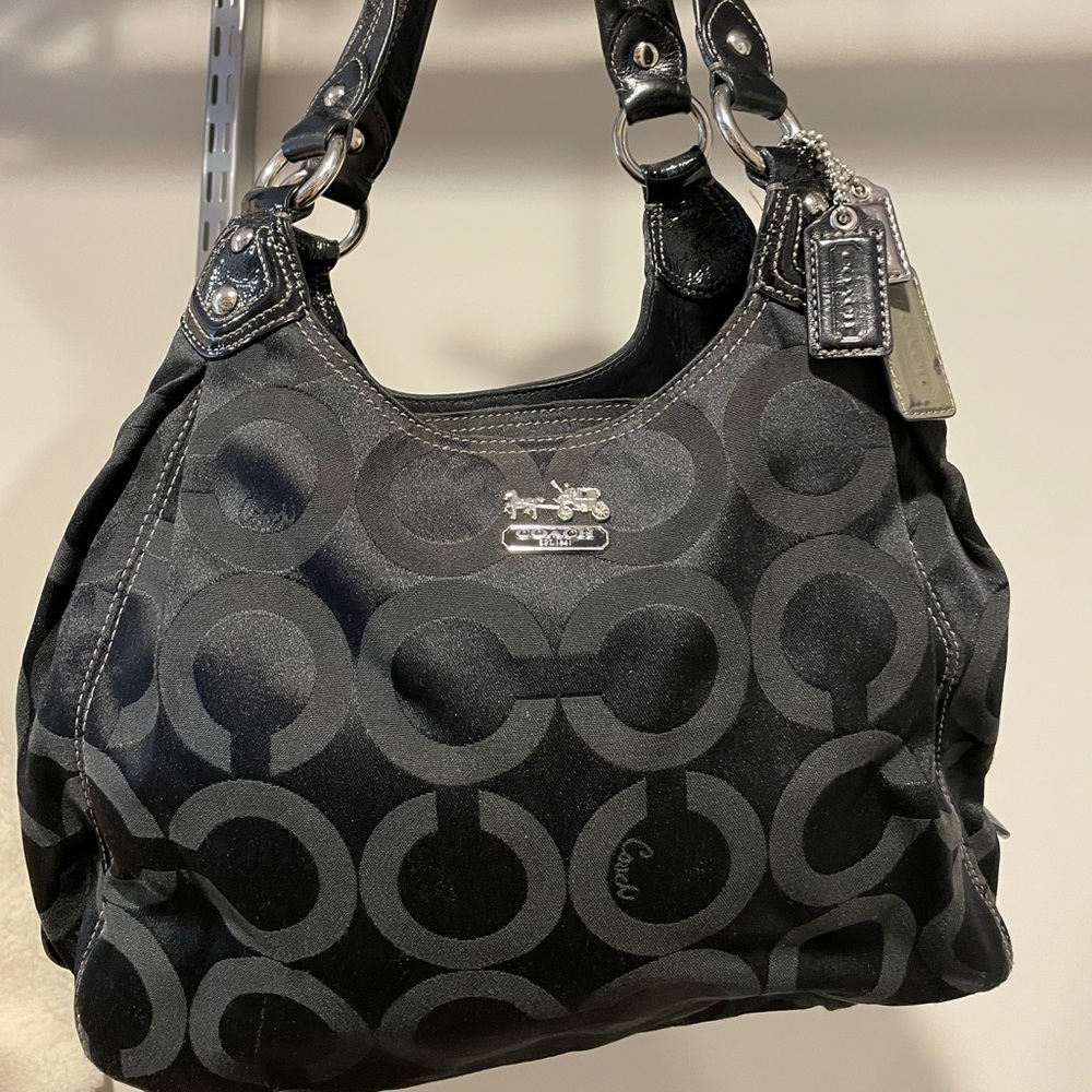 *LIKE NEW* black Coach purse